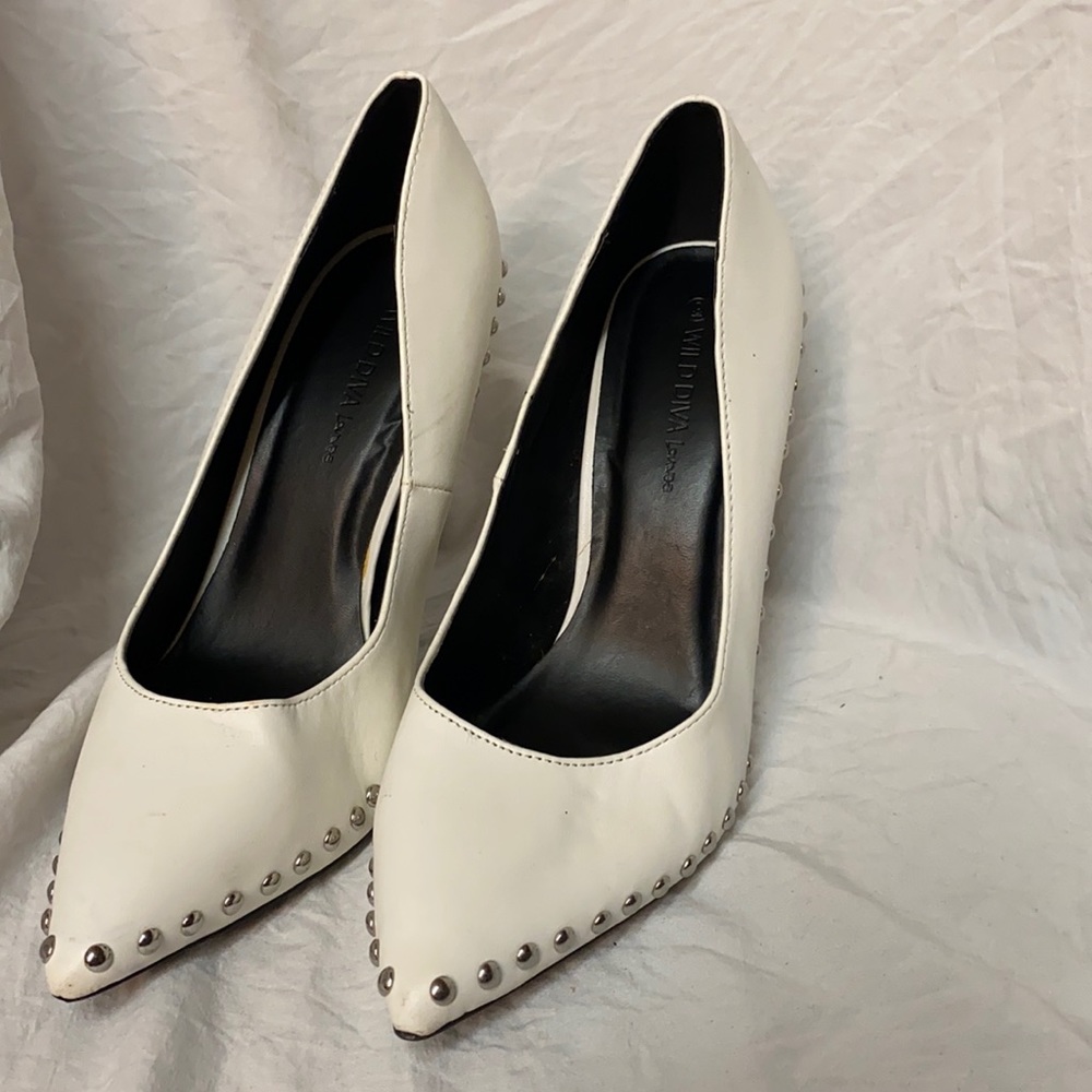 WILD DIVA lounge white stilettos